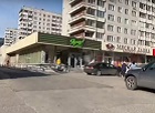 Антон Тыртышный помогает решить проблему с ремонтом асфальта жителям улицы Красноярской